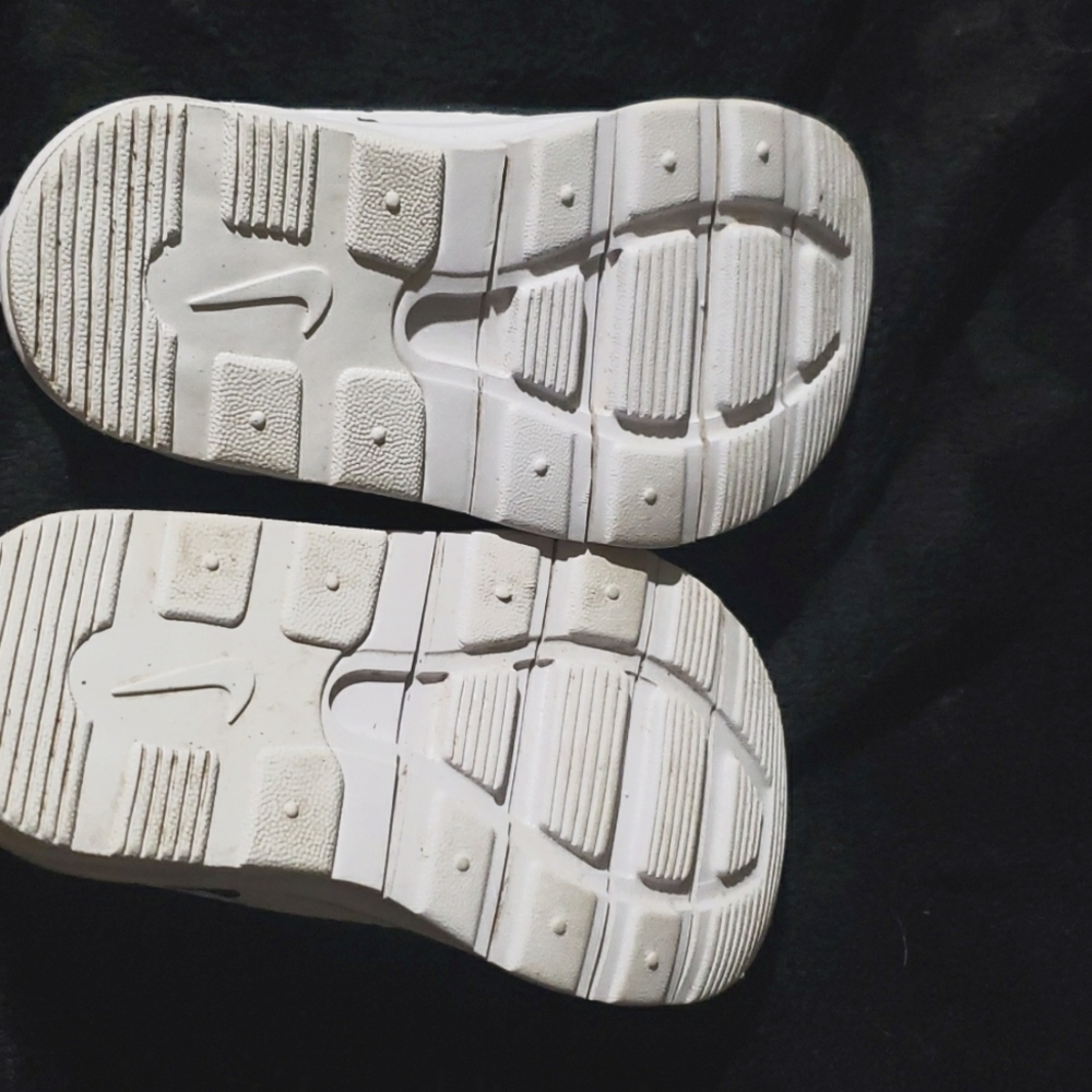 shoes - Picture 4 of 4